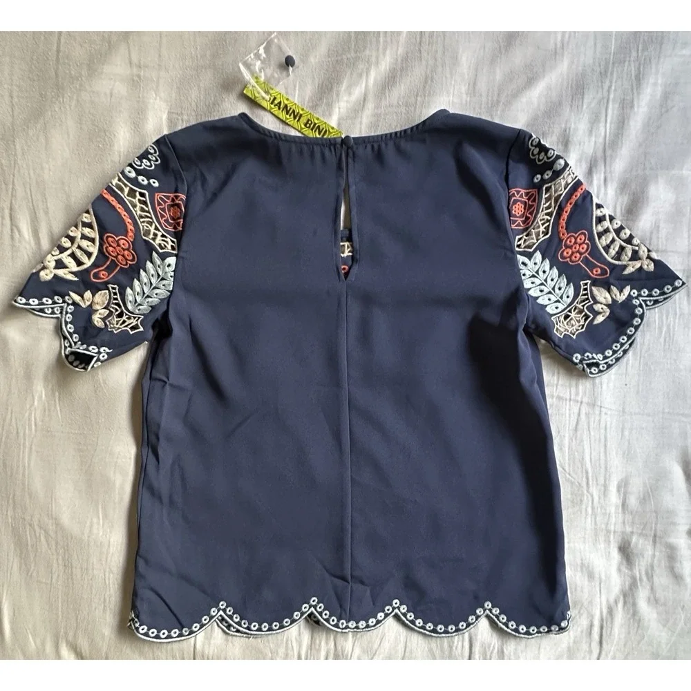 Gianni Bini‎ Embroidered Cut Out Top Small Navy Blue Boho Floral Leaf Scalloped